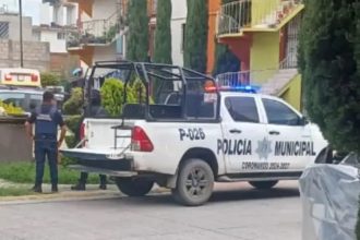 Escena policial en Misiones de San Francisco donde un adolescente muere por disparo en Puebla